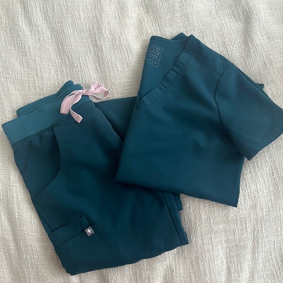 Figs- Caribbean Blue Scrub Set - Picture 1 of 1